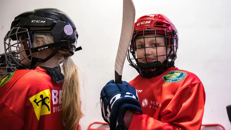 Flickhockeyskole Artikel