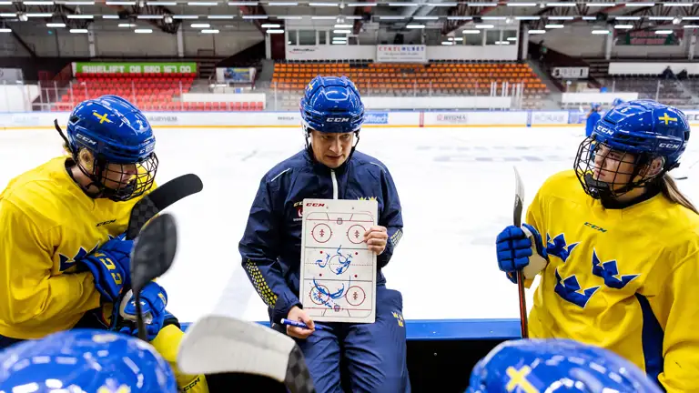 Andreas Karlsson, förbundskapten för Damlandslaget U18.