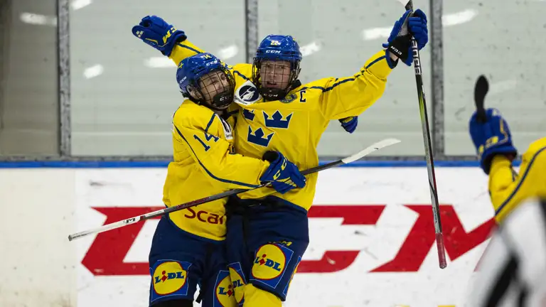 Sveriges Milton Gästrin Jublar Med Filip Ekberg